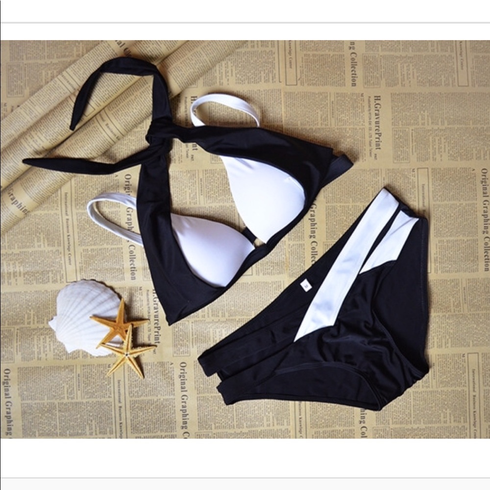 ⚡️RESTOCK Color-block black white Cut Out- Bikini - Picture 3 of 5